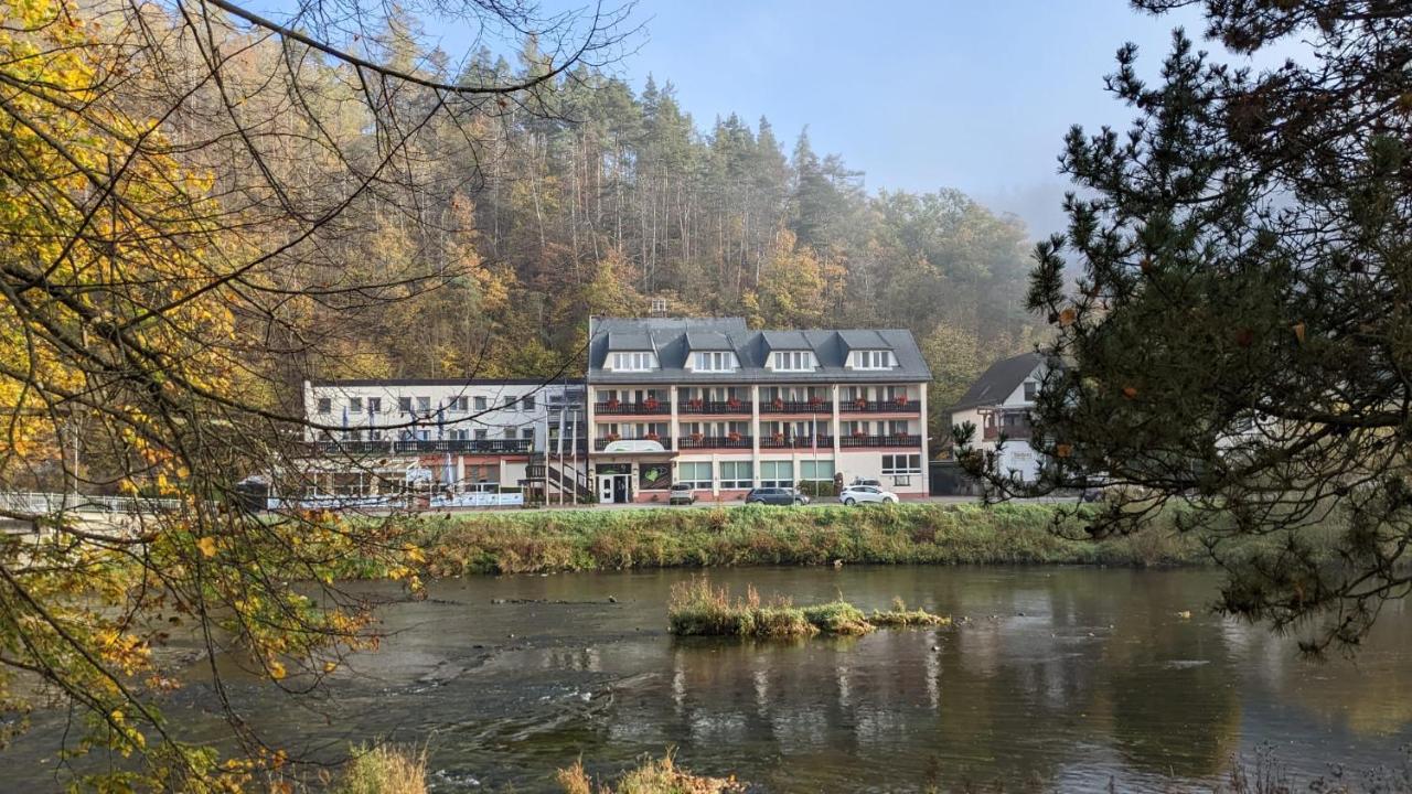 Ziegenrück Hotel Am Schlossberg מראה חיצוני תמונה