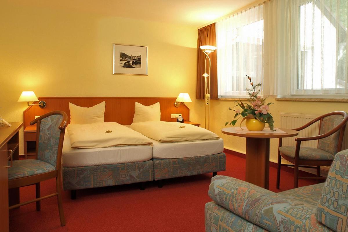 Ziegenrück Hotel Am Schlossberg מראה חיצוני תמונה